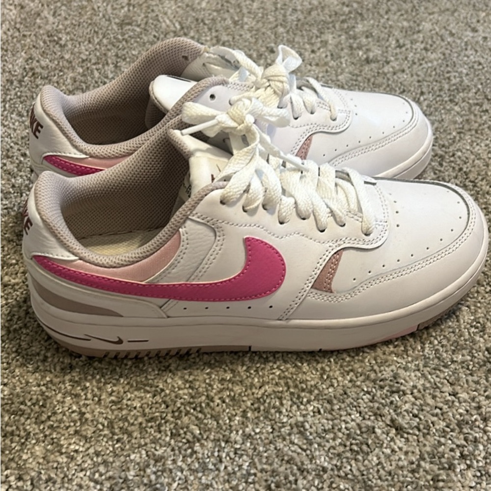 WOMEN'S NIKE GAMMA FORCE Women’s 7